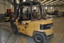CARRELLO ELEVATORE  DIESEL A QUATTRO RUOTE - USATO -  CATERPILLAR - DP 45