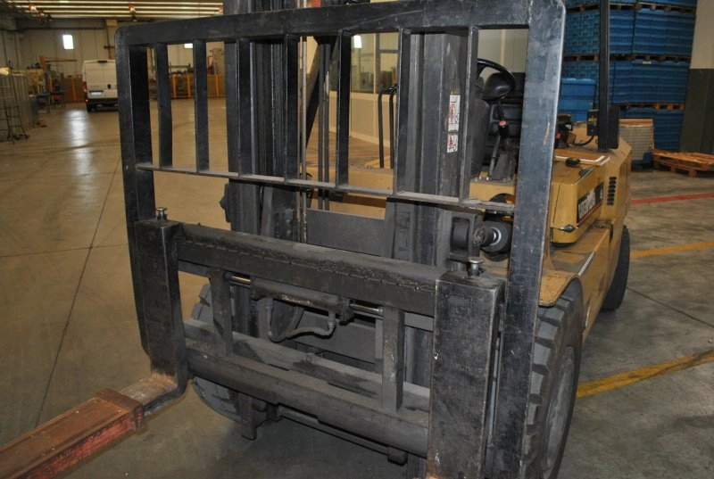 CARRELLO ELEVATORE  DIESEL A QUATTRO RUOTE - USATO -  CATERPILLAR - DP 45