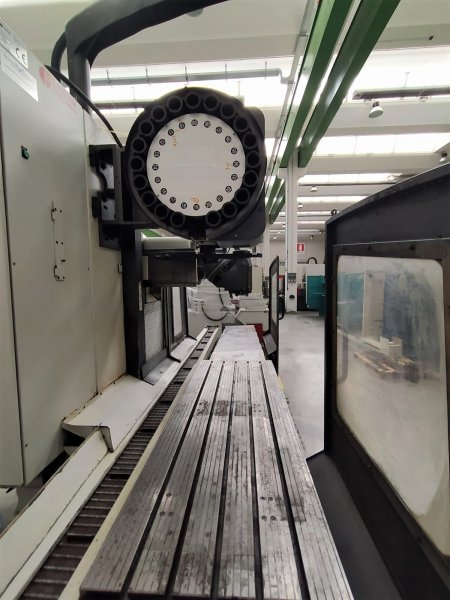 ФРЕЗЕРНЫЙ СТАНОК С НЕПОДВИЖНЫМ СТОЛОМ И РУЧНОЙ ПОВОРОТНОЙ ДВУХОСНОЙ ГОЛОВКОЙ Б/У LAGUN - G COSMOS 20