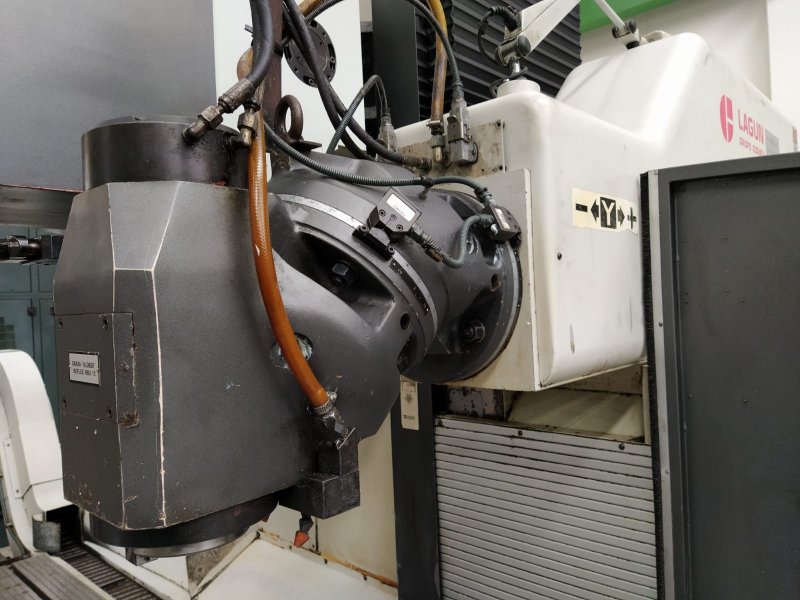 ФРЕЗЕРНЫЙ СТАНОК С НЕПОДВИЖНЫМ СТОЛОМ И РУЧНОЙ ПОВОРОТНОЙ ДВУХОСНОЙ ГОЛОВКОЙ Б/У LAGUN - G COSMOS 20