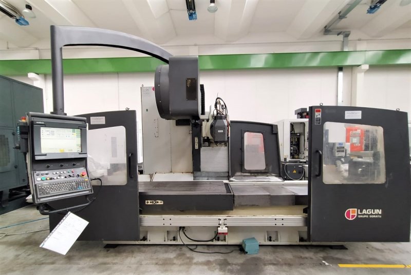 ФРЕЗЕРНЫЙ СТАНОК С НЕПОДВИЖНЫМ СТОЛОМ И РУЧНОЙ ПОВОРОТНОЙ ДВУХОСНОЙ ГОЛОВКОЙ Б/У LAGUN - G COSMOS 20