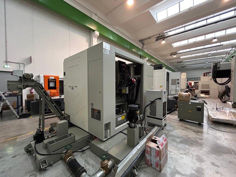 TORNO CNC DE 4 EJES - USADO - VICTOR TAICHUNG - A26/85YC