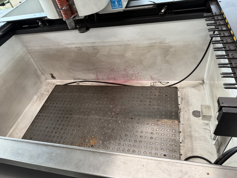 - USED - CNC DIE SINKING EDM ONA - QX7 A0 M