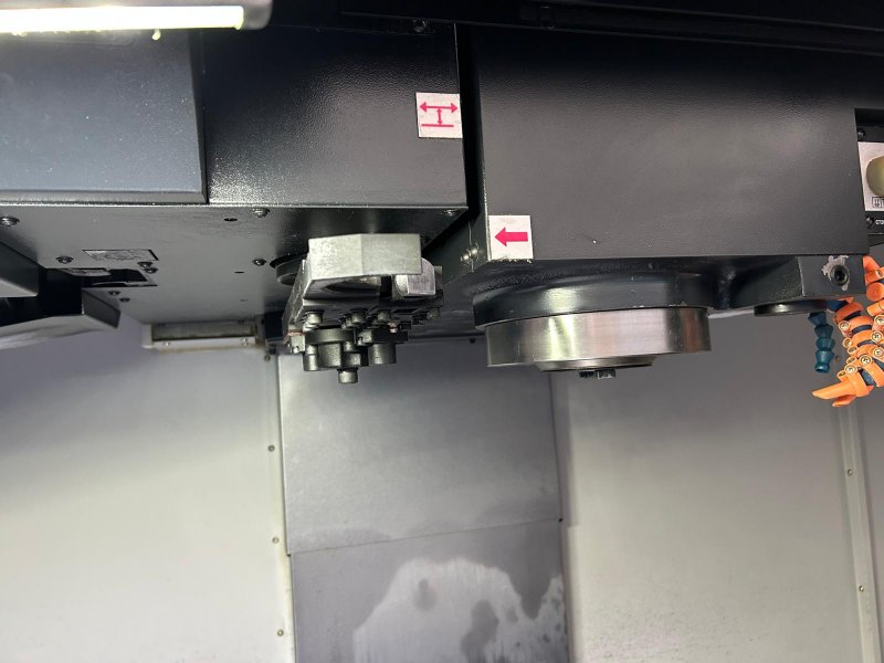 CENTRO DI LAVORO VERTICALE 3 ASSI - USATO - DOOSAN - DNM 6700