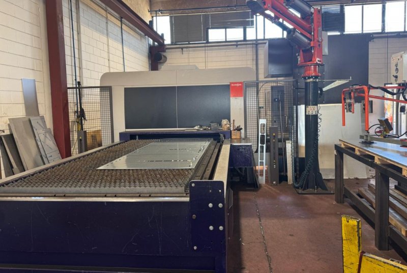 - USED - FIBER LASER CUTTING MACHINE WITH PALLET CHANGER BYSTRONIC - BY SPRINT FIBER 3015