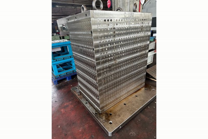 - USED - ELEVATION CUBE / - /