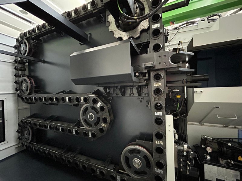 - USED - 4-AXIS HORIZONTAL MACHINING CENTRE WITH PALLET CHANGER DOOSAN - NHP 6300