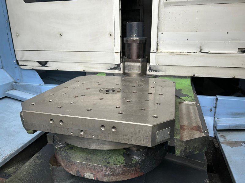 - USED - 4-AXIS HORIZONTAL MACHINING CENTRE WITH PALLET CHANGER DOOSAN - NHP 6300