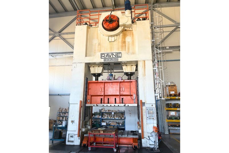 PRESSA MECCANICA A DOPPIO MONTANTE - USATA - RAVNE - DE.400. 2740X1530