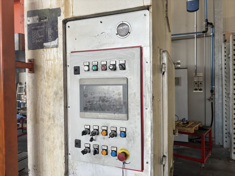 PRESSA MECCANICA A DOPPIO MONTANTE - USATA - RAVNE - DE.400. 2740X1530