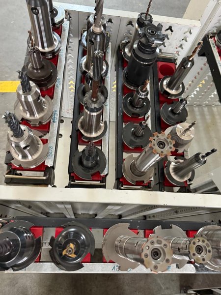 LOT DE N.700 PORTE-OUTILS ISO 50 DIN - D'OCCASION - / - /