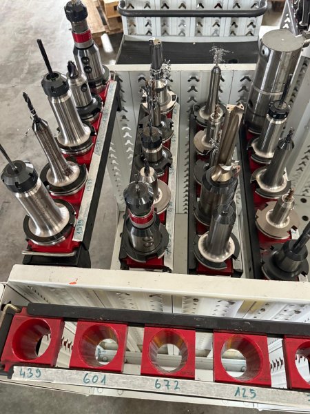 LOT DE N.700 PORTE-OUTILS ISO 50 DIN - D'OCCASION - / - /