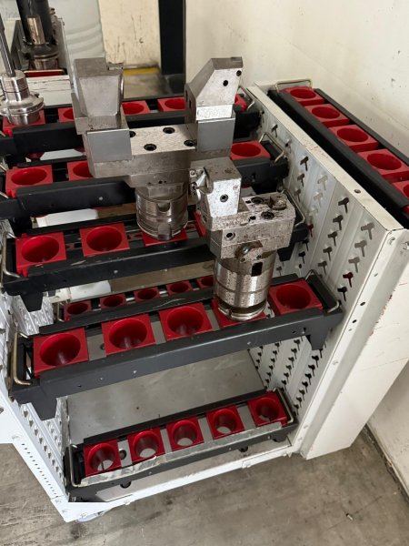 LOT DE N.700 PORTE-OUTILS ISO 50 DIN - D'OCCASION - / - /