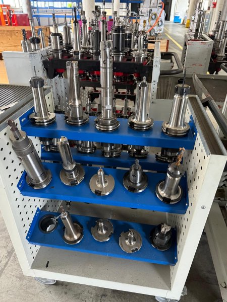 LOT DE N.700 PORTE-OUTILS ISO 50 DIN - D'OCCASION - / - /