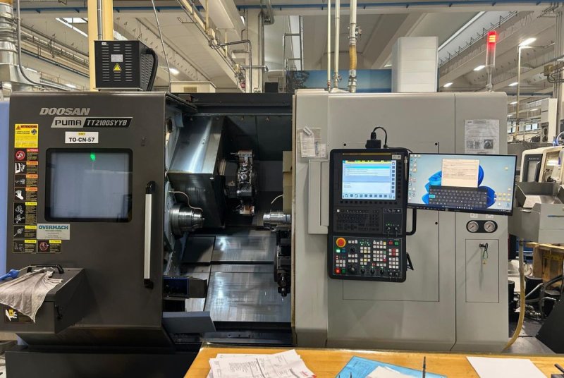 - USED - 8-AXIS TWIN-SPINDLE CNC LATHE WITH DOUBLE TURRET HEAD  DOOSAN - PUMA TT2100SYYB