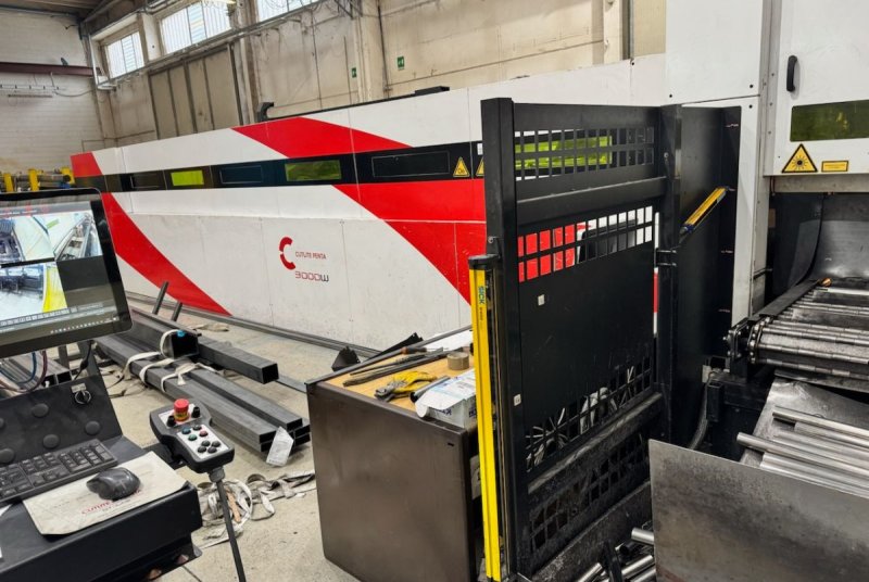 - USED - FIBER LASER CUTTING MACHINE FOR TUBES WITH LOADING/UNLOADING SYSTEM CUTLITE PENTA - FIBER TUBE TL150-3000W