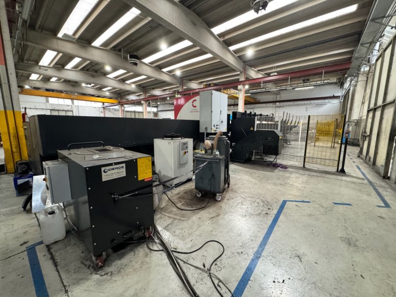 - USED - FIBER LASER CUTTING MACHINE FOR TUBES WITH LOADING/UNLOADING SYSTEM CUTLITE PENTA - FIBER TUBE TL150-3000W