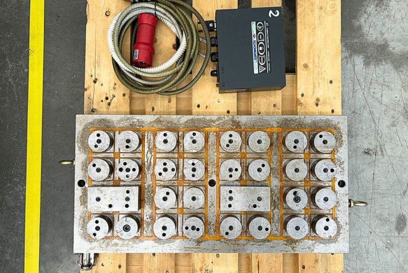- USED - ELECTRO-PERMANENT MAGNETIC CHUCK WITH CONTROL UNIT  TECNOMAGNETE - QX 408 U62