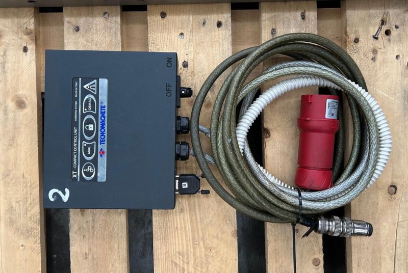 - USED - ELECTRO-PERMANENT MAGNETIC CHUCK WITH CONTROL UNIT  TECNOMAGNETE - QX 408 U62